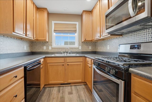 910 Gerike Way, Bloomington, IL 61704