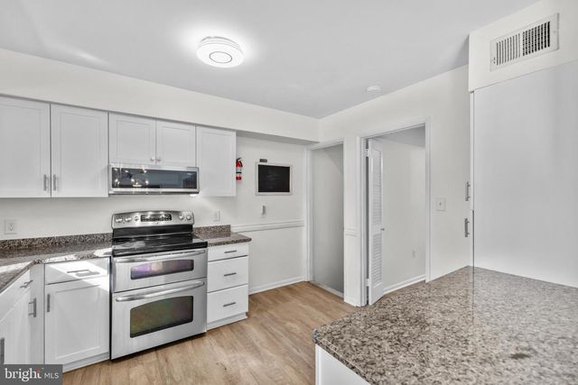 2320 EMERALD HEIGHTS CT, Reston, VA 20191