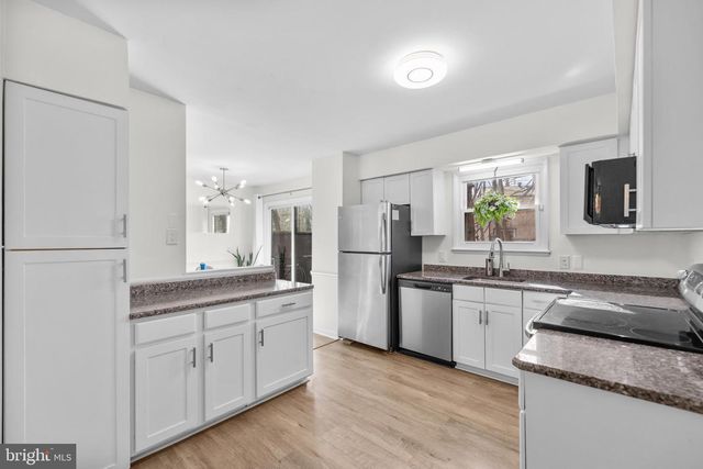 2320 EMERALD HEIGHTS CT, Reston, VA 20191