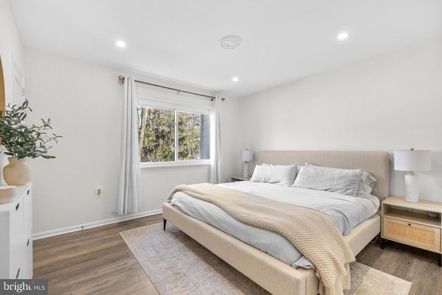 2320 EMERALD HEIGHTS CT, Reston, VA 20191