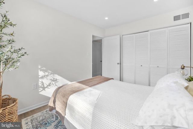 2320 EMERALD HEIGHTS CT, Reston, VA 20191