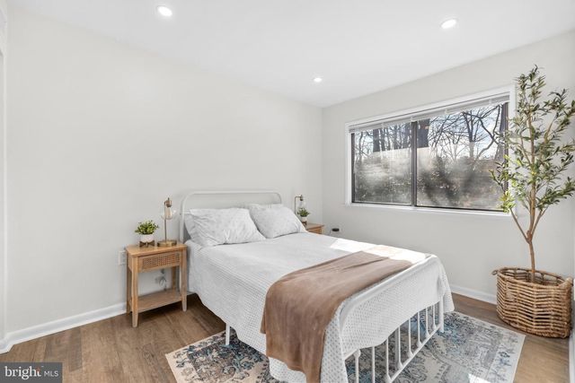 2320 EMERALD HEIGHTS CT, Reston, VA 20191