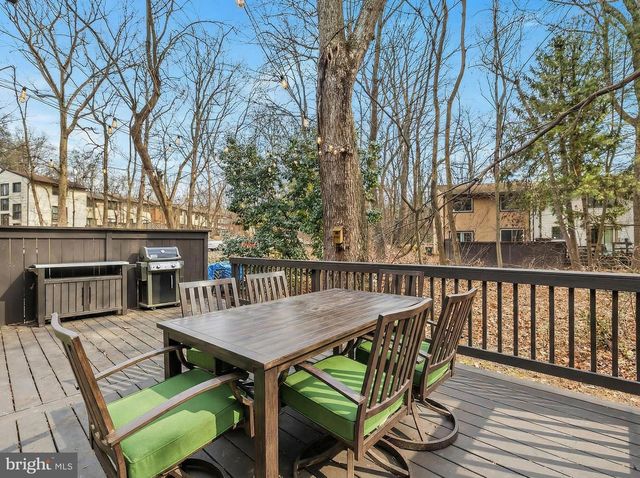 2320 EMERALD HEIGHTS CT, Reston, VA 20191