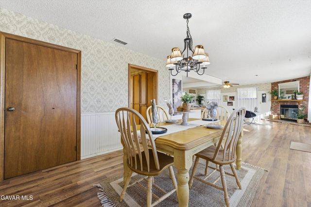 26181 Bear Valley Road, Tehachapi, CA 93561