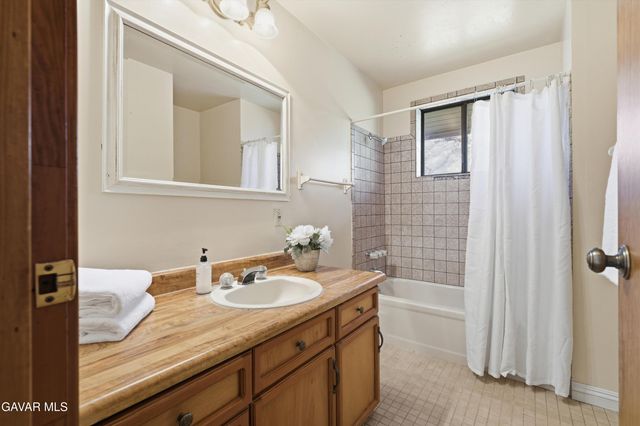 26181 Bear Valley Road, Tehachapi, CA 93561