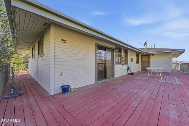 26181 Bear Valley Road, Tehachapi, CA 93561