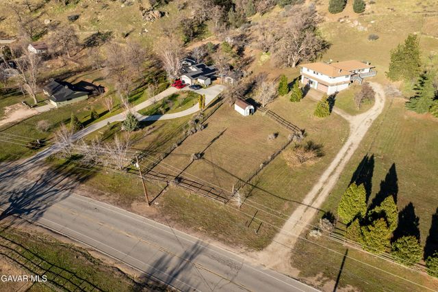 26181 Bear Valley Road, Tehachapi, CA 93561