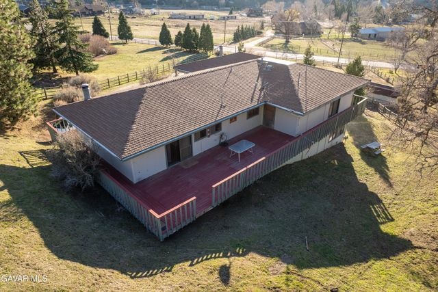 26181 Bear Valley Road, Tehachapi, CA 93561