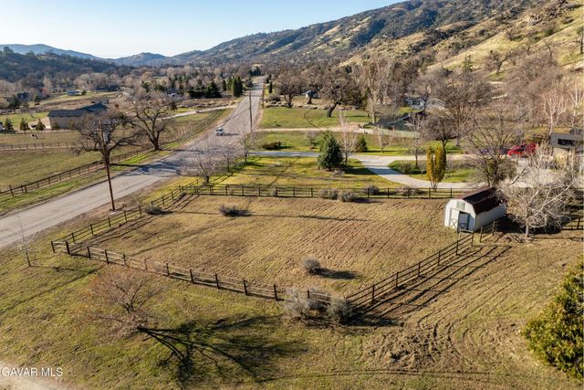 26181 Bear Valley Road, Tehachapi, CA 93561