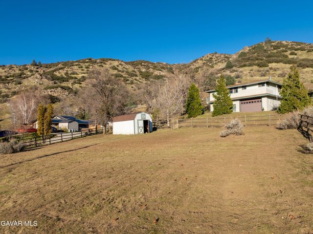 26181 Bear Valley Road, Tehachapi, CA 93561