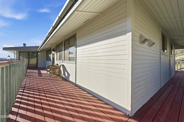 26181 Bear Valley Road, Tehachapi, CA 93561