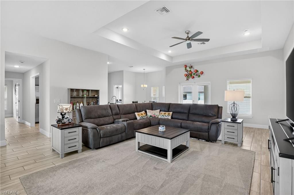 Image 2 of property listing at 2729 5th TER, Cape Coral, FL 33993