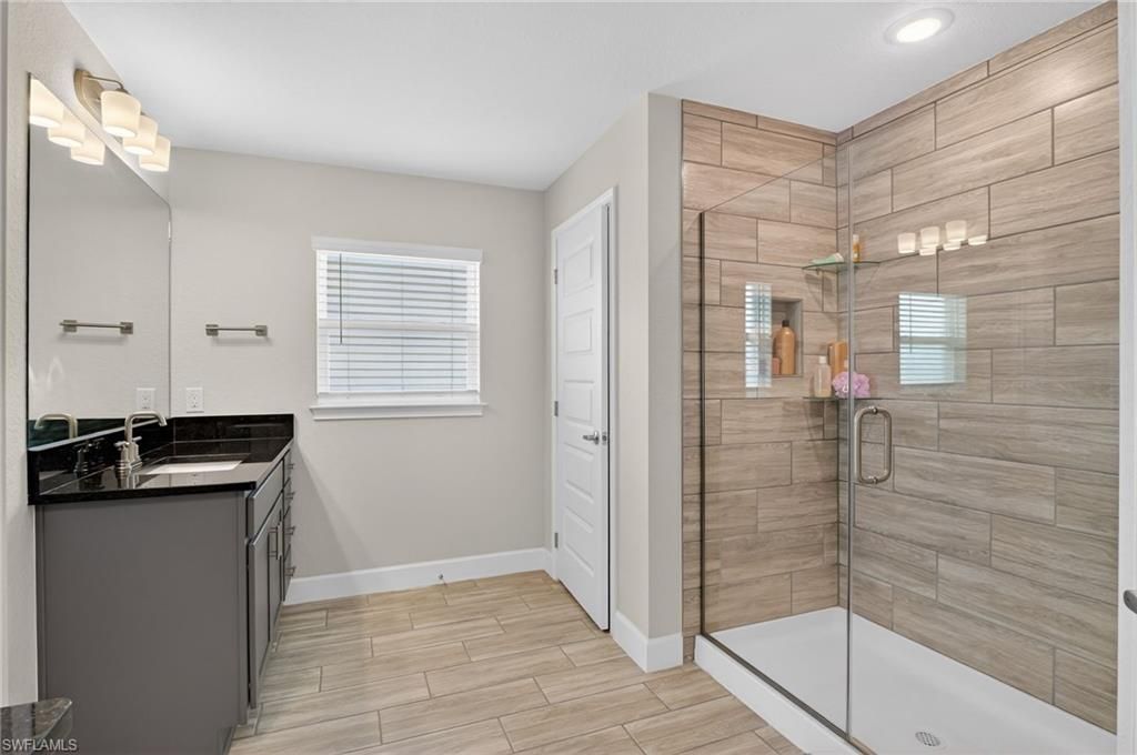 Image 20 of property listing at 2729 5th TER, Cape Coral, FL 33993