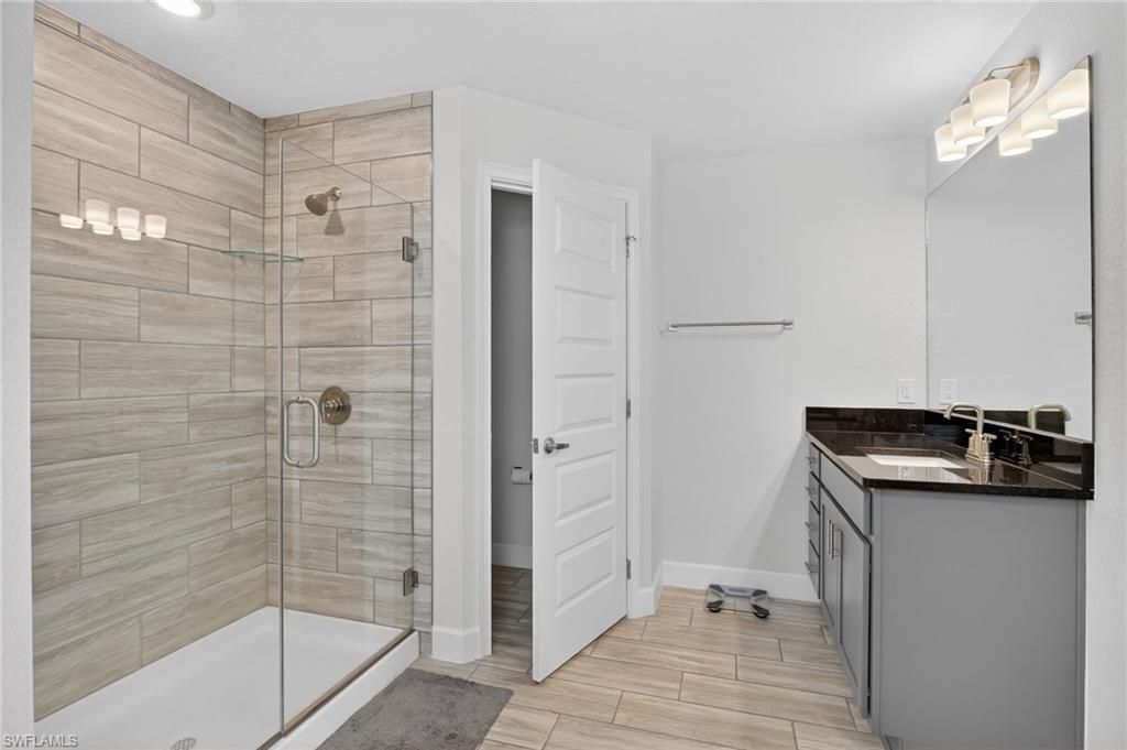 Image 22 of property listing at 2729 5th TER, Cape Coral, FL 33993