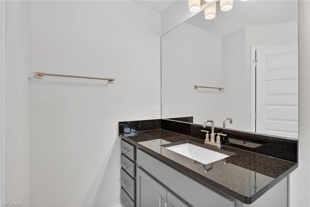 Image 23 of property listing at 2729 5th TER, Cape Coral, FL 33993