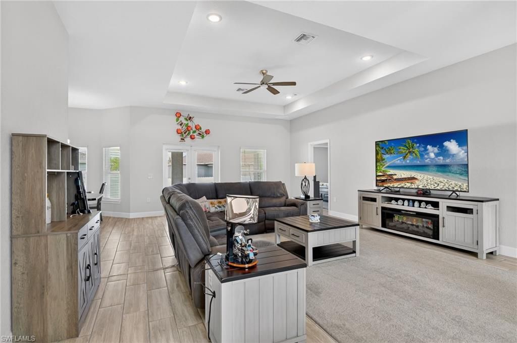 Image 3 of property listing at 2729 5th TER, Cape Coral, FL 33993