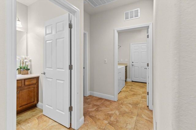 2053 Shady Oak St, Manteca, CA 95336