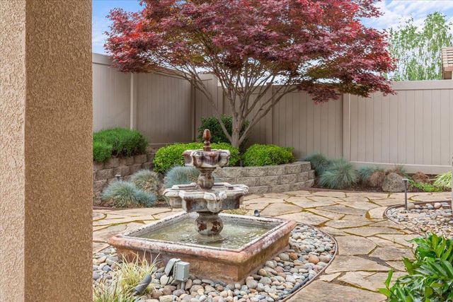 2053 Shady Oak St, Manteca, CA 95336