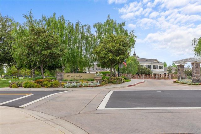 2053 Shady Oak St, Manteca, CA 95336