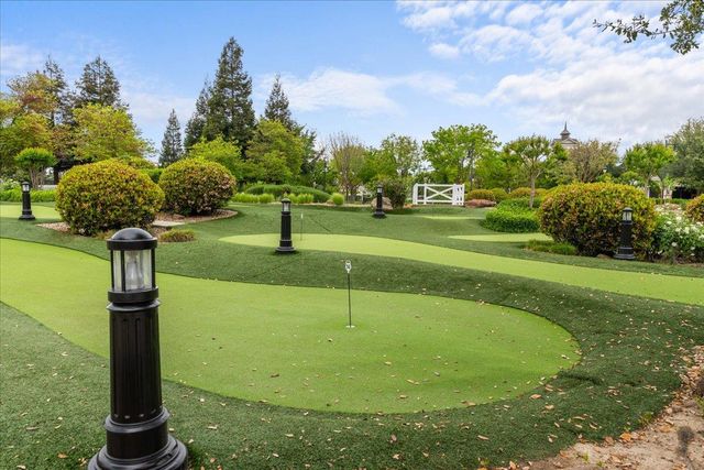 2053 Shady Oak St, Manteca, CA 95336