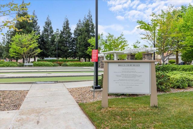 2053 Shady Oak St, Manteca, CA 95336