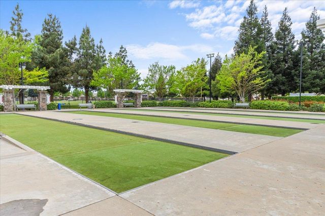 2053 Shady Oak St, Manteca, CA 95336