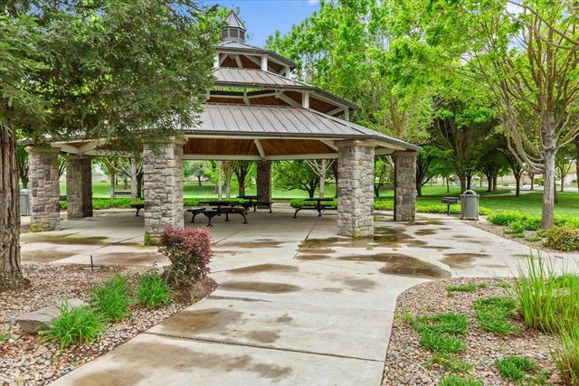 2053 Shady Oak St, Manteca, CA 95336