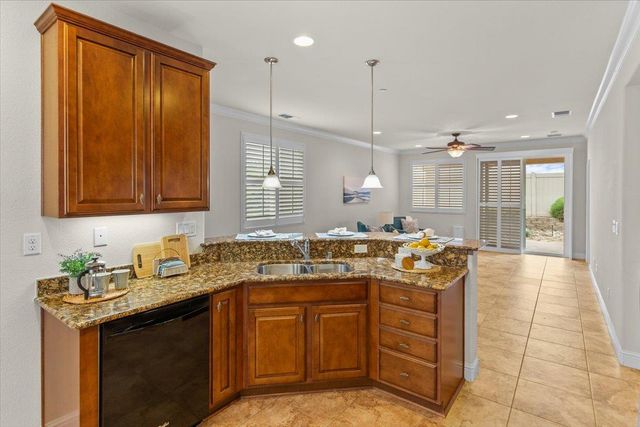 2053 Shady Oak St, Manteca, CA 95336