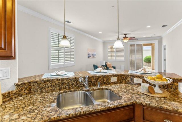 2053 Shady Oak St, Manteca, CA 95336