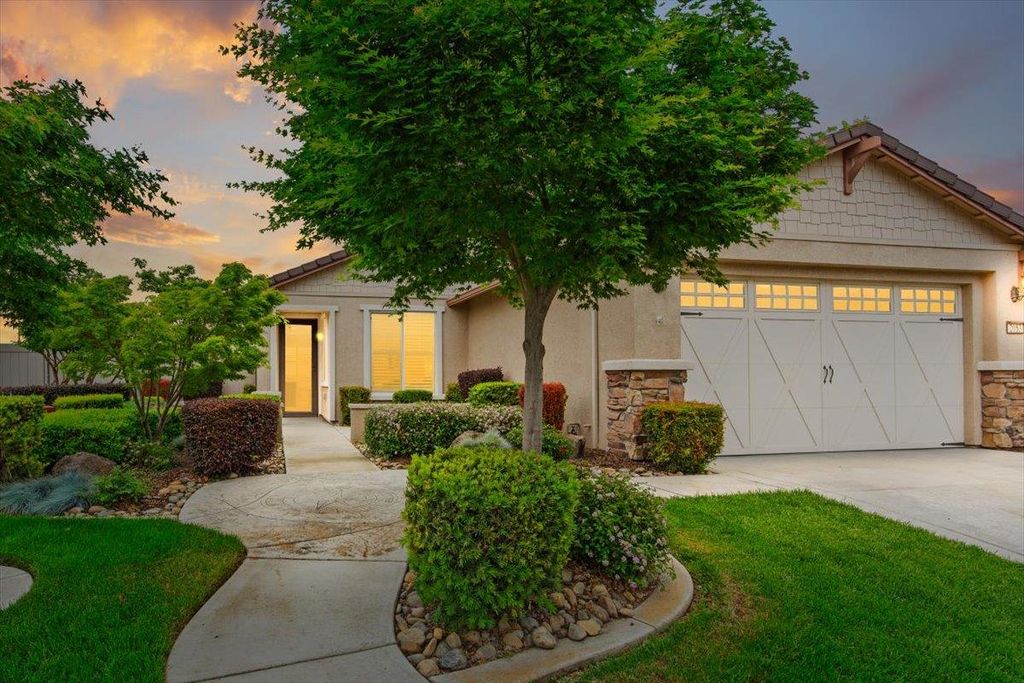 2053 Shady Oak St, Manteca, CA 95336