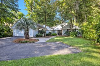 60 Edgewood Dr, Hilton Head Island, SC 29926