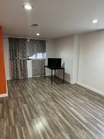 5520 S New England Avenue, Chicago, IL 60638