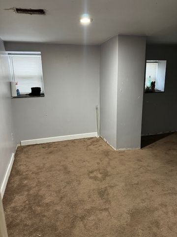 5520 S New England Avenue, Chicago, IL 60638