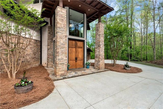 6960 Riverside Drive, Atlanta, GA 30328