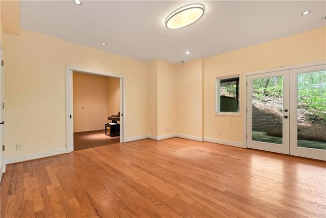 6960 Riverside Drive, Atlanta, GA 30328