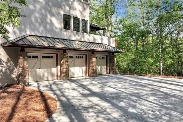 6960 Riverside Drive, Atlanta, GA 30328