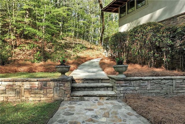 6960 Riverside Drive, Atlanta, GA 30328