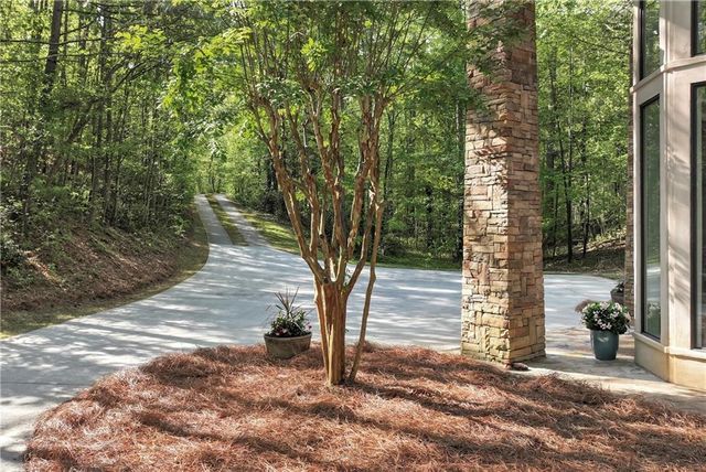6960 Riverside Drive, Atlanta, GA 30328