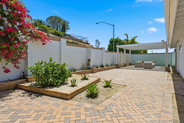 3855 Southview, San Diego, CA 92117