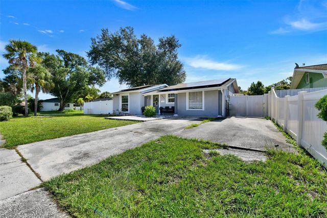 8845 AUBURN WAY, Tampa, FL 33615