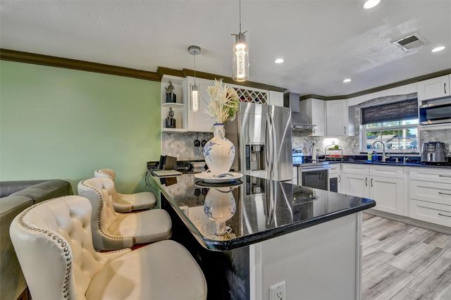 8845 AUBURN WAY, Tampa, FL 33615