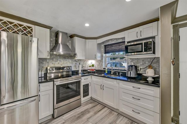 8845 AUBURN WAY, Tampa, FL 33615