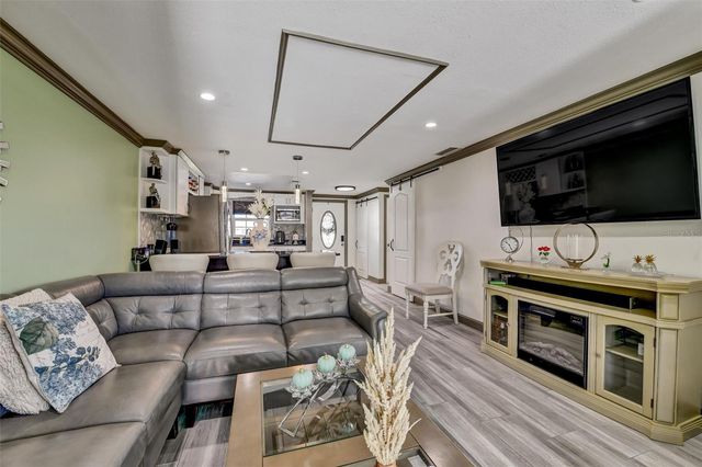8845 AUBURN WAY, Tampa, FL 33615