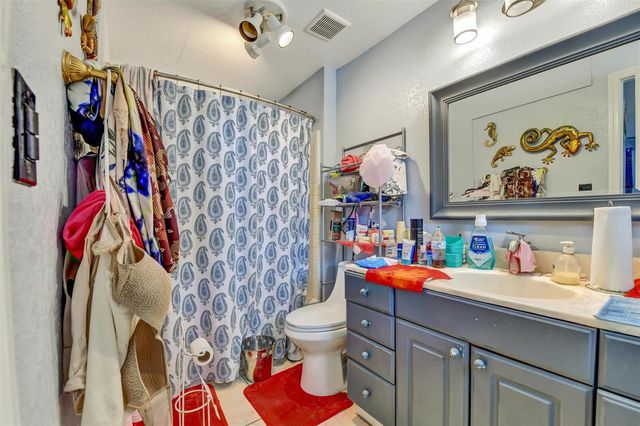 8845 AUBURN WAY, Tampa, FL 33615