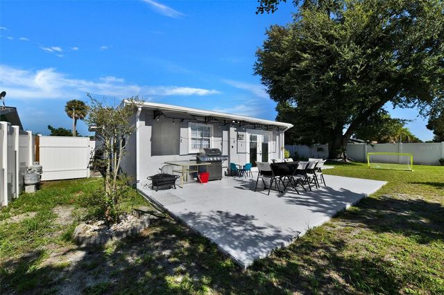 8845 AUBURN WAY, Tampa, FL 33615