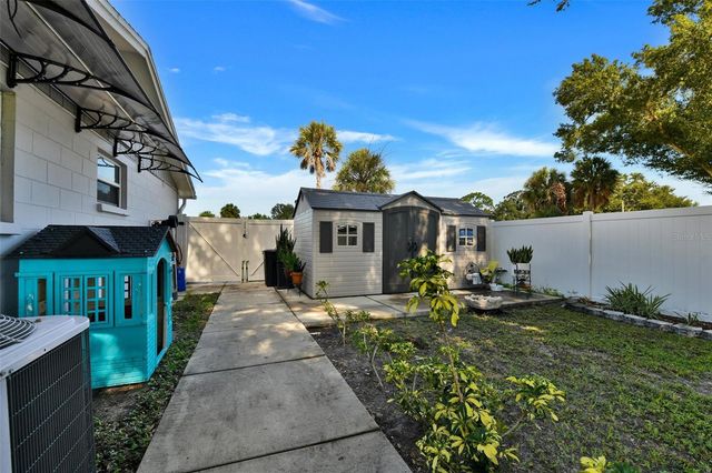 8845 AUBURN WAY, Tampa, FL 33615