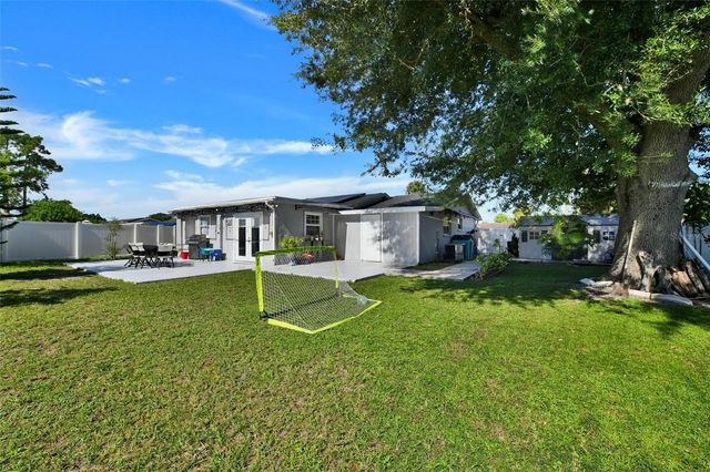 8845 AUBURN WAY, Tampa, FL 33615