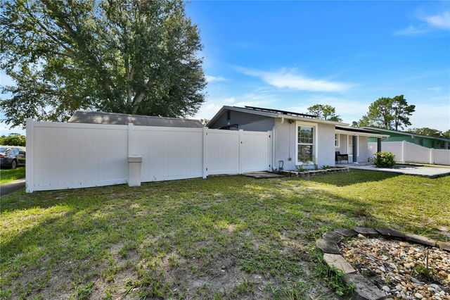 8845 AUBURN WAY, Tampa, FL 33615