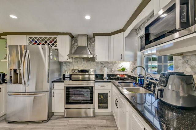 8845 AUBURN WAY, Tampa, FL 33615