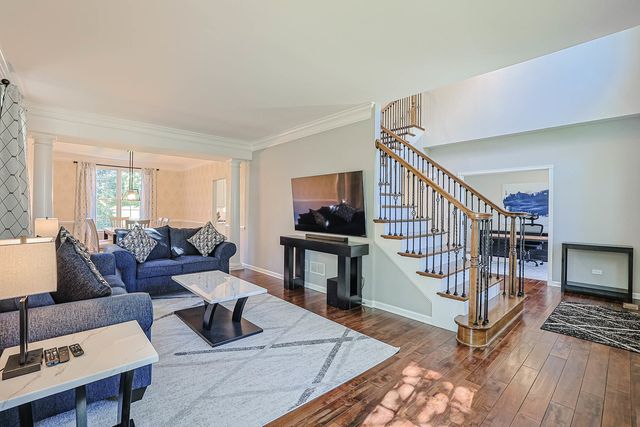 7 Tournament Drive S, Hawthorn Woods, IL 60047